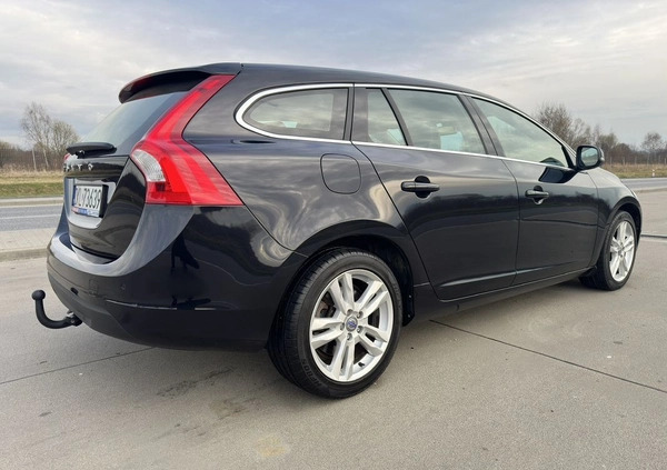 Volvo V60 cena 41000 przebieg: 242000, rok produkcji 2013 z Kłodzko małe 667